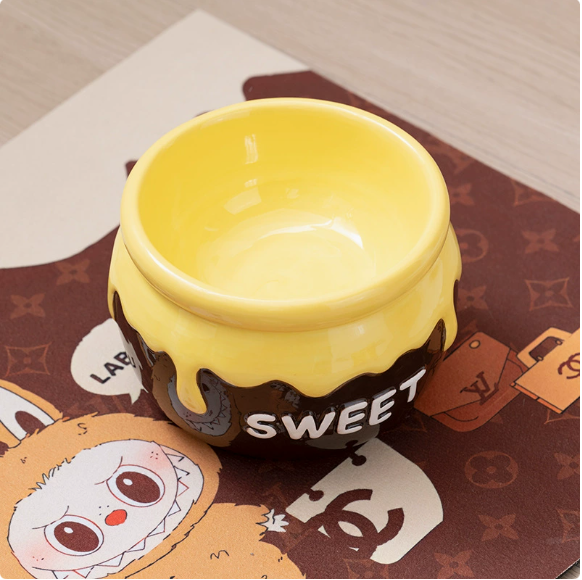 Elevated Ceramic Cat Bowl - Honey Jar Design & Neck Protection